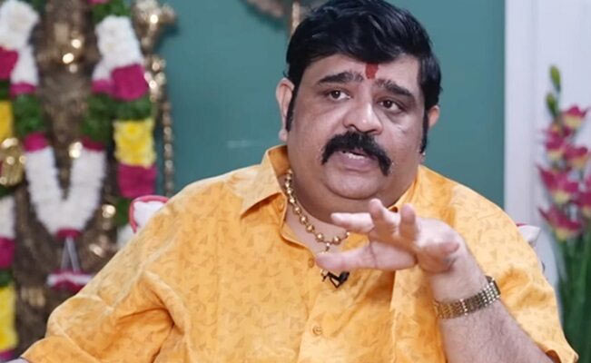 venu swamy  బిగ్ బాస్ లో కూడా జాతకాలూ చెబుతాడేమో?