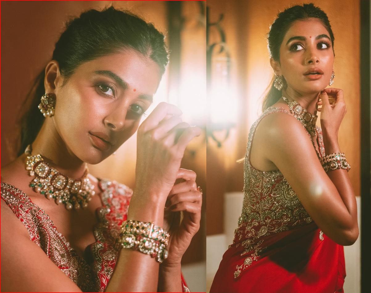 pooja hegde  పుత్తడిబొమ్మలా కనిపిస్తోన్న బుట్ట బొమ్మ